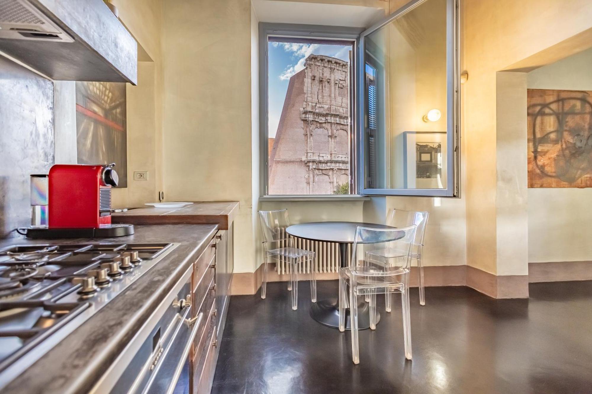 Iconic Apartment With Unique Colosseum View ローマ エクステリア 写真