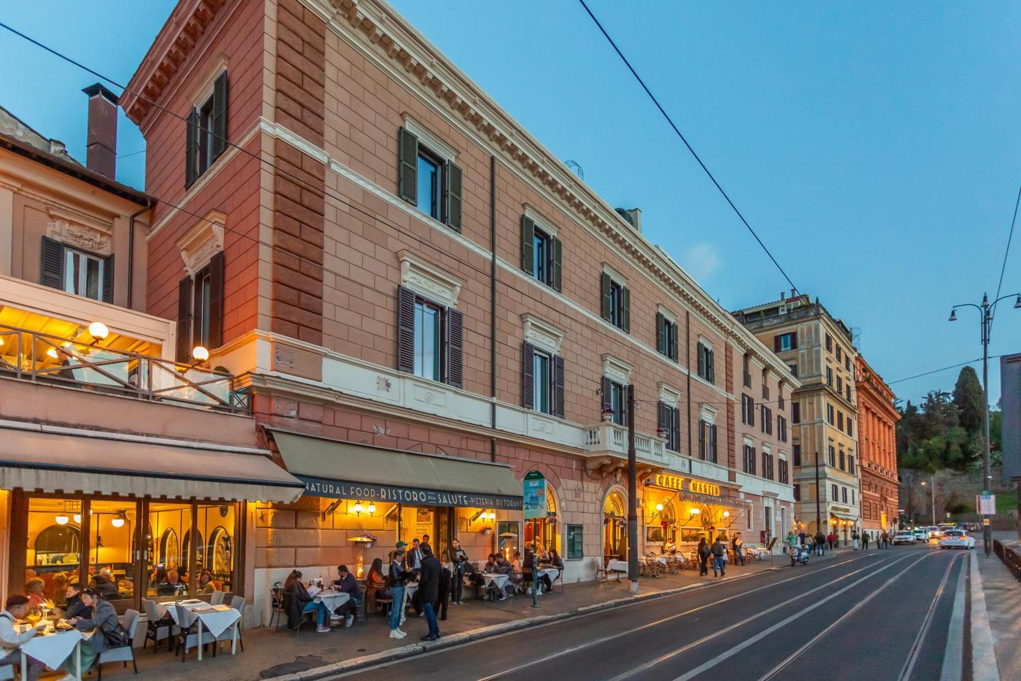 Iconic Apartment With Unique Colosseum View ローマ エクステリア 写真
